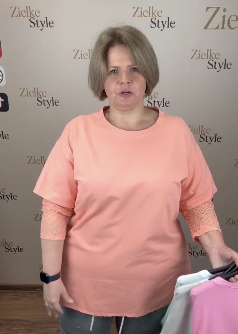 Italia nr 11 - Bluza jednokolorowa z koronkowymi rękawami - 24547 - pomarańcz