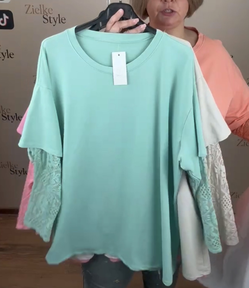 Italia nr 11 - Bluza jednokolorowa z koronkowymi rękawami - 24547 - mięta