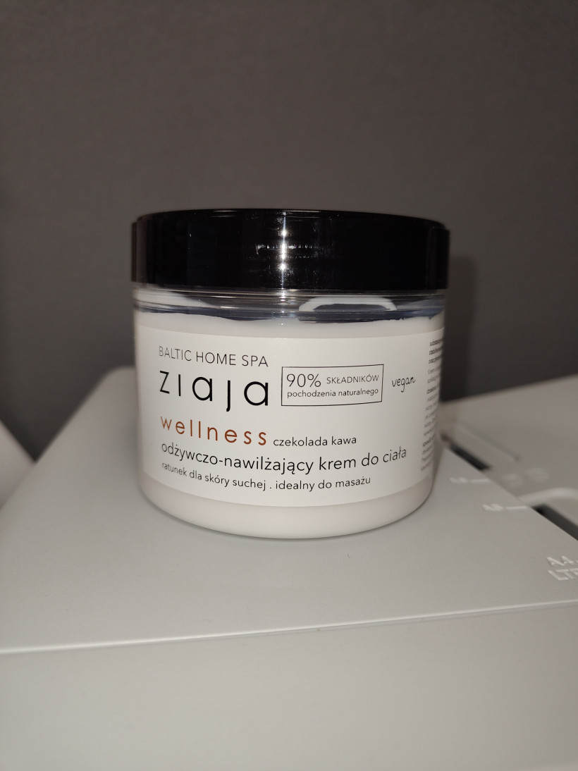 WELLNESS ODŻYWCZO-NAWILŻAJĄCY KREM DO CIAŁA CZEKOLADA KAWA  300ML