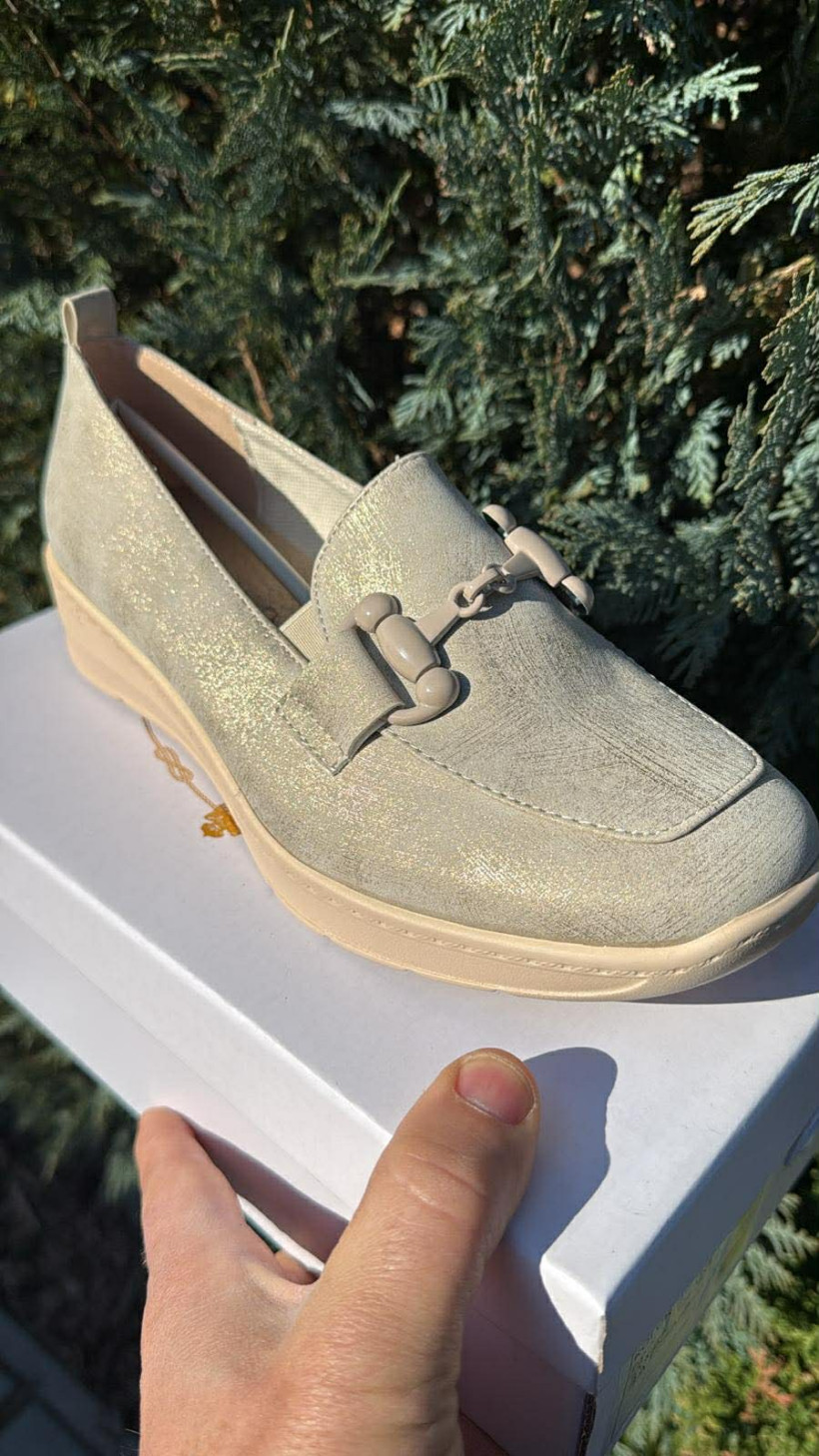 DASZYN 13- Półbut na klinie z klamrą MR1840-16 C: ZŁOTY