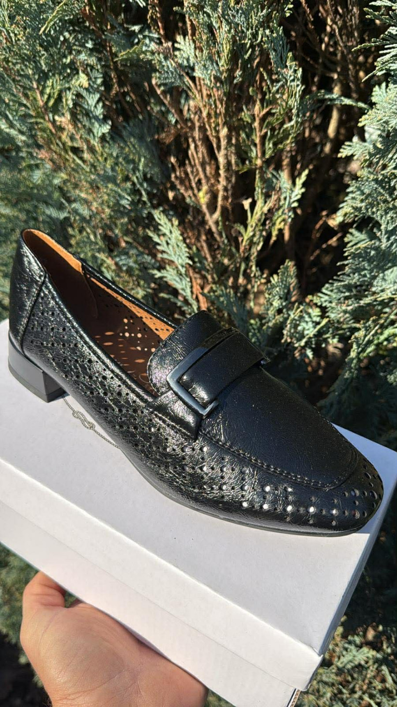 DASZYN 20- Półbut dziurkowany z ozdobą SA268-2 C:CZARNY