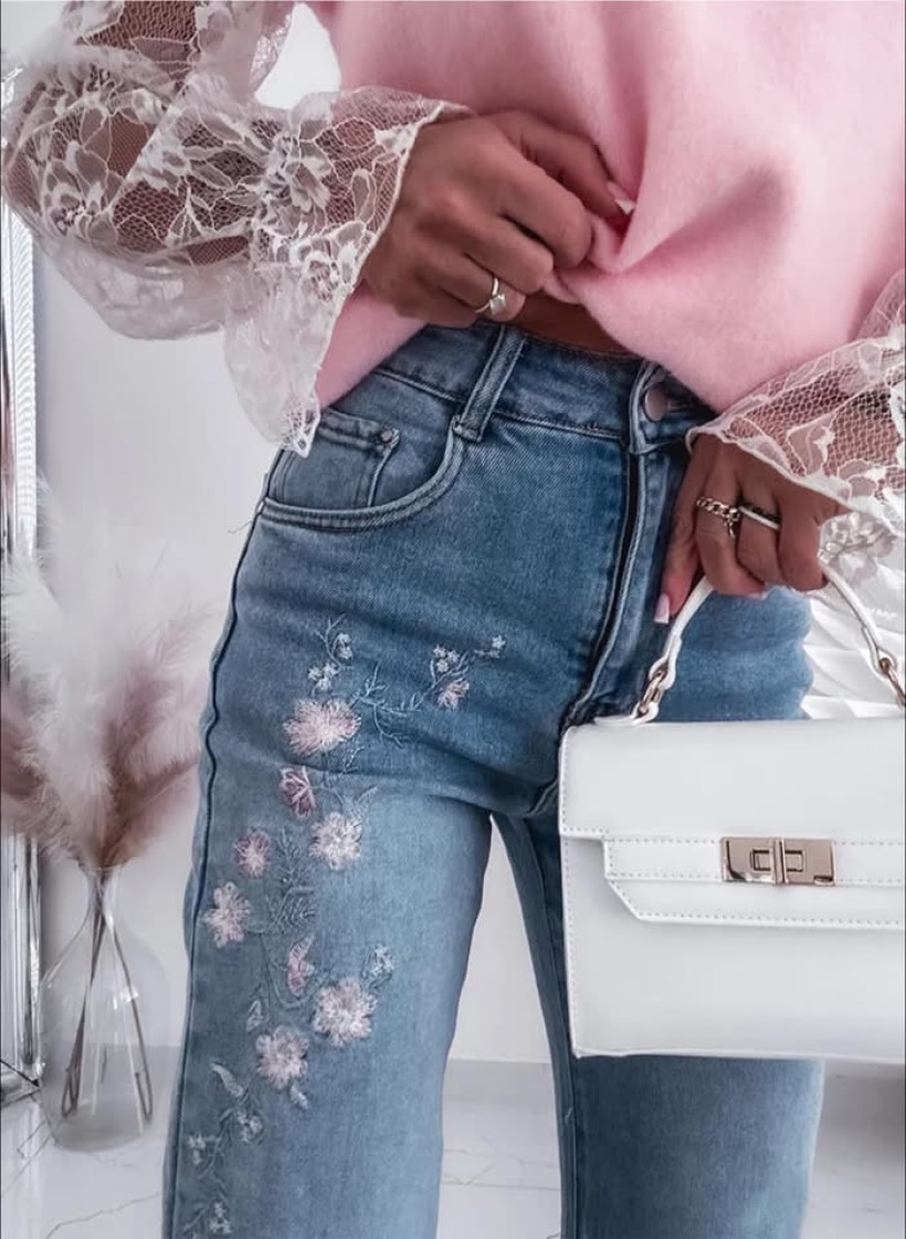 Jeansy haftowane kwiaty 14573