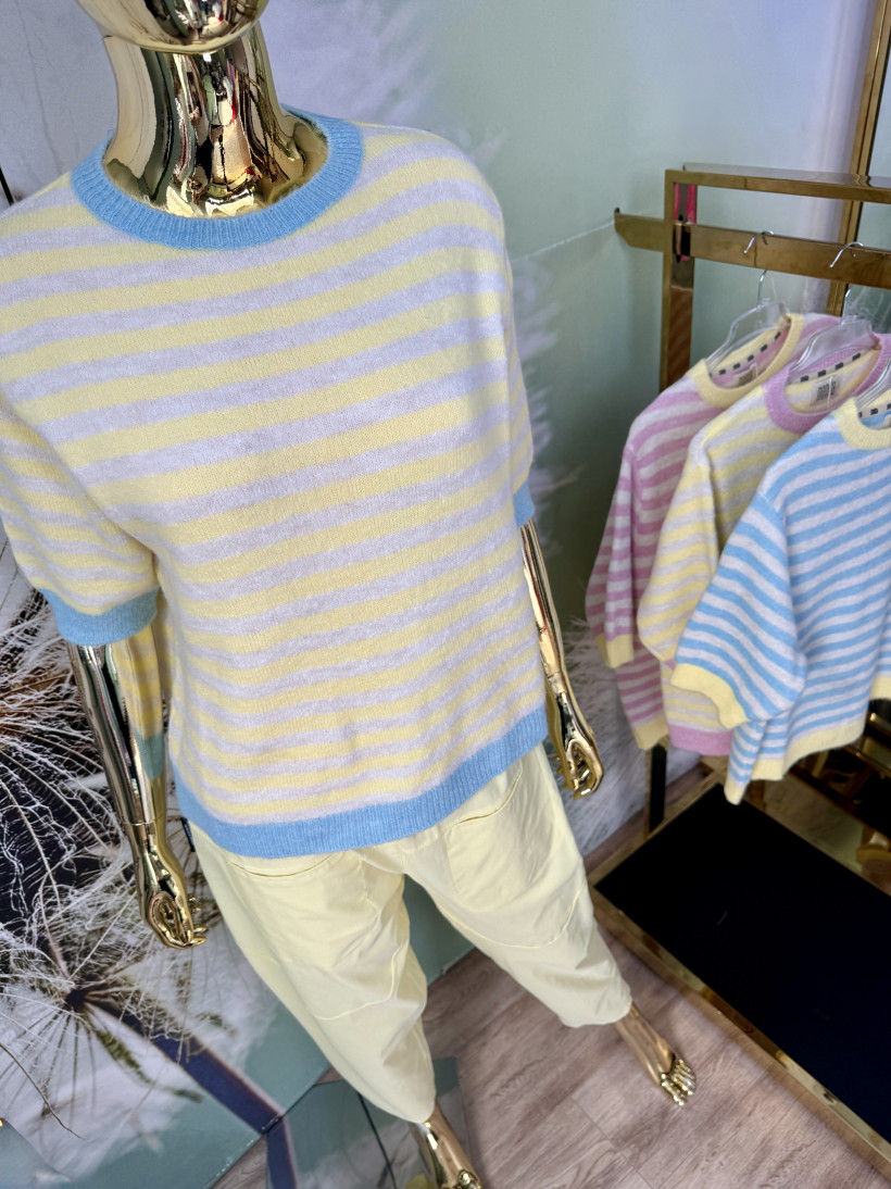 Wiosenny sweterek w paski NOODA 