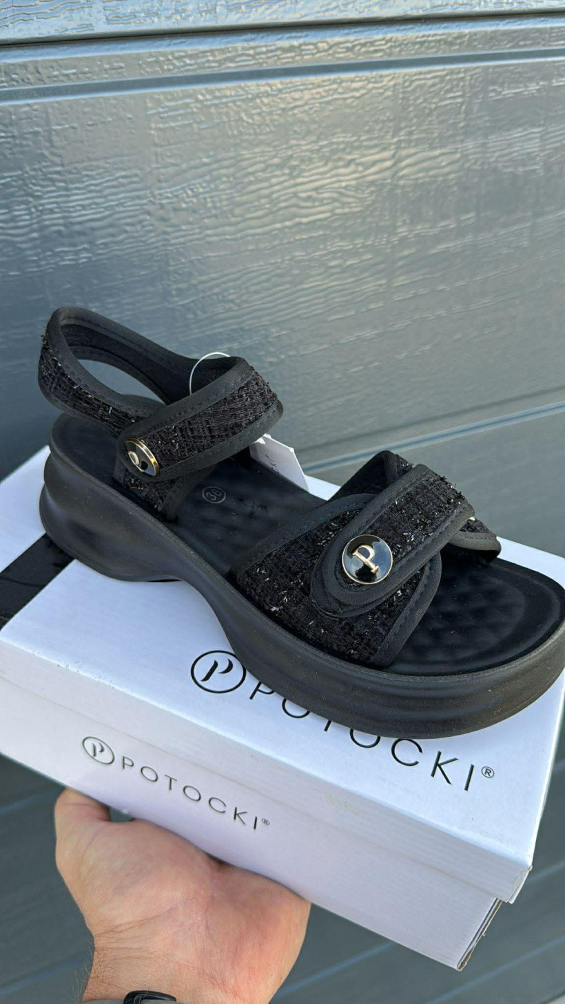POTOCKI 10- Sandały na rzepy z ozdobą na guziku 25-105301 BK C: BLACK