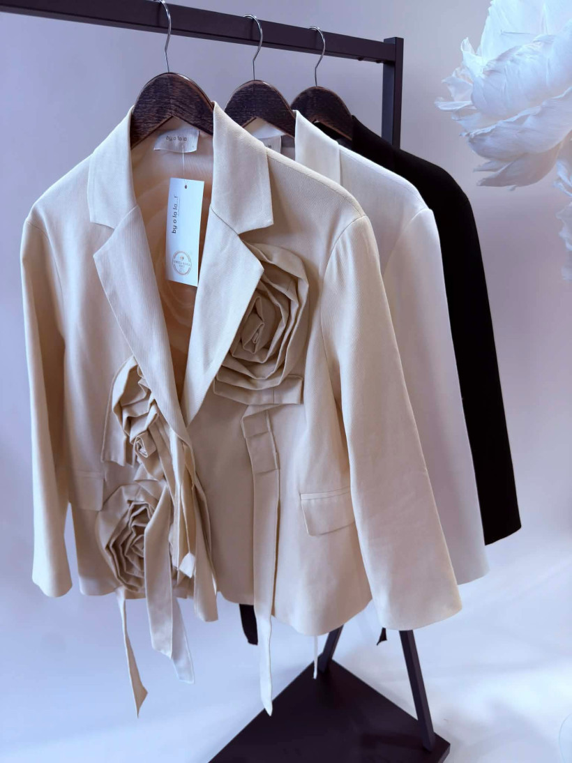 By o la la..! marynarka z różami