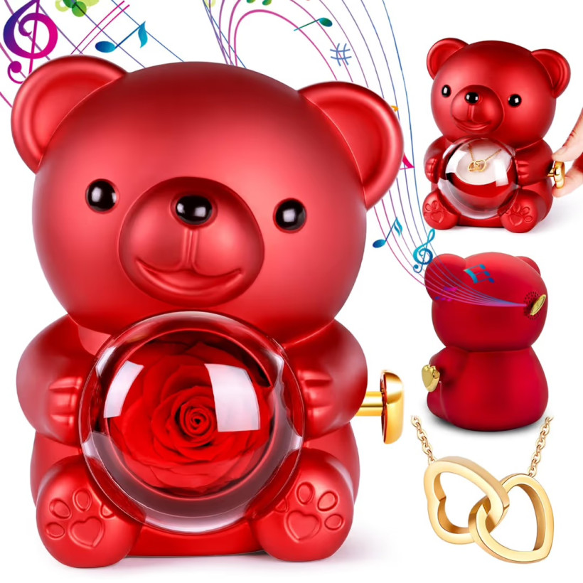 miś z wieczną różą, naszyjnikiem i pozytywką 