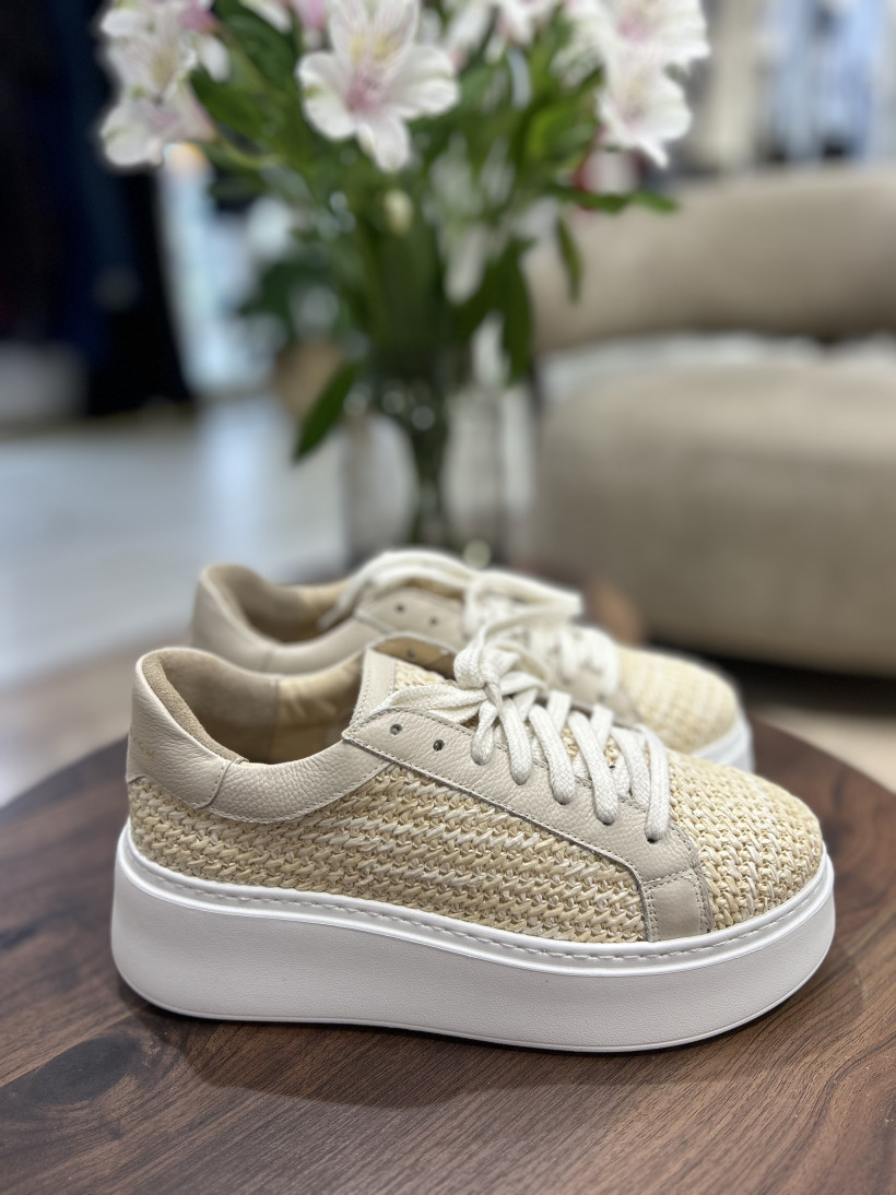 SEM SNEAKERSY SŁOMKA