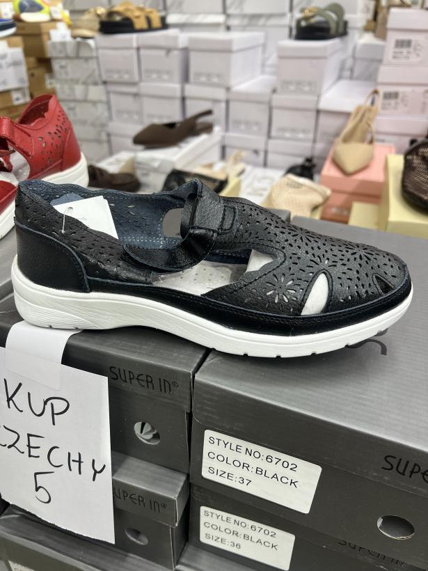 Czechy 5 Mokasyn czarny na rzep 6702