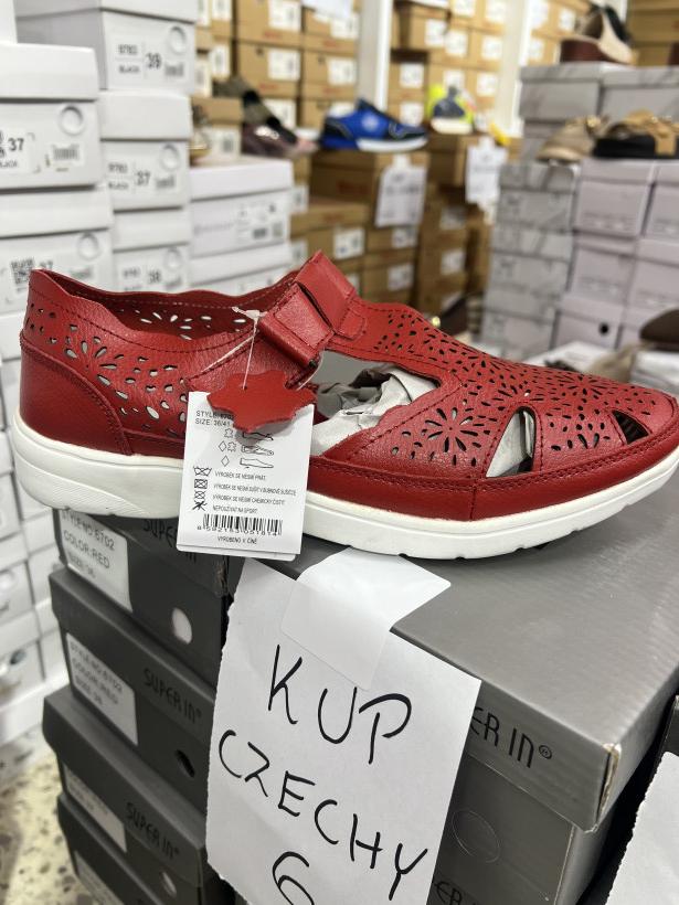 Czechy 6 Mokasyn czerwony na rzep 6702