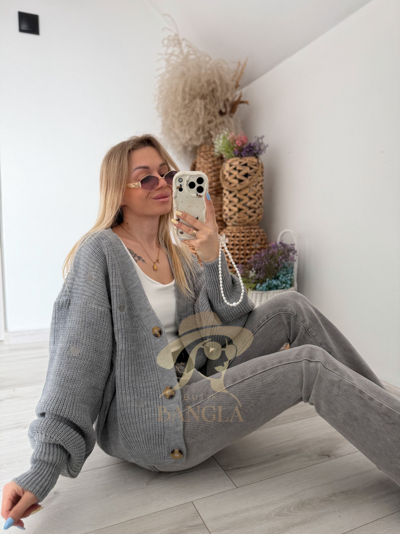 Sweter serce duże guziki