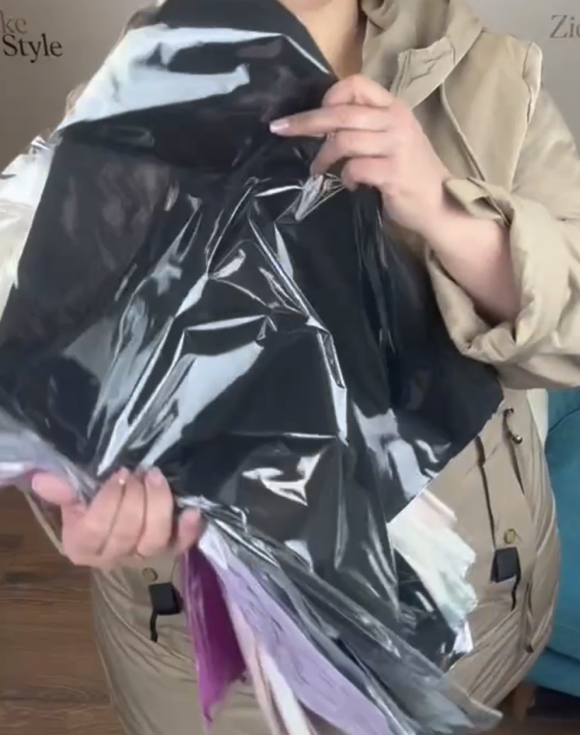 Szalik jednokolorowy z frędzlami 2192 - czarny 