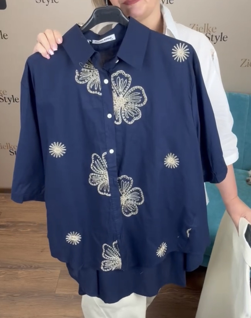 Koszula jednokolorowa - wyszywane złote kwiaty - l/xl - Studio Amour 8973 - granatowa