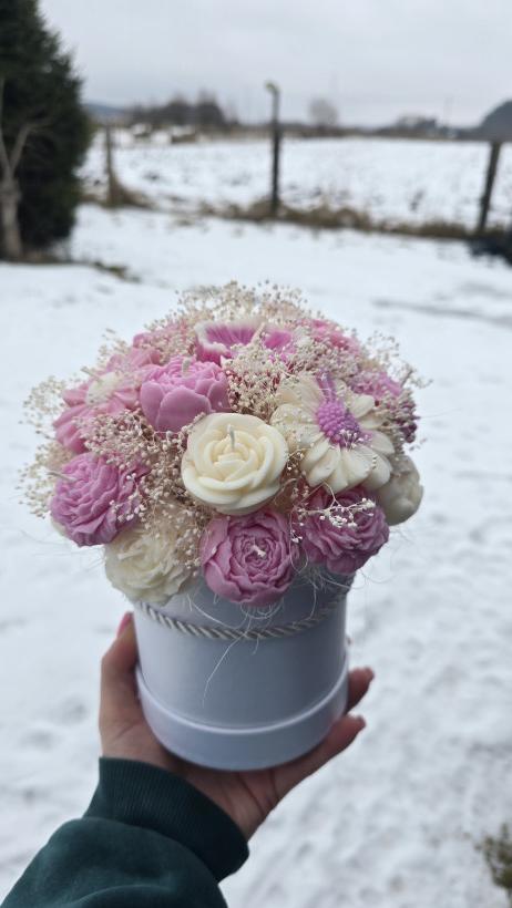 Flowerbox kwiaty swiece sojowe prezent 