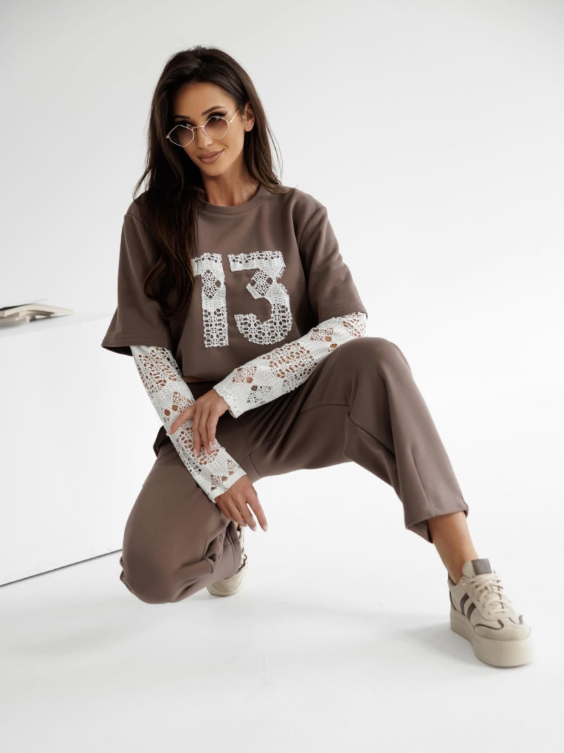 By o la la..! komplet dresowy z bluzką z koronkowymi rękawami