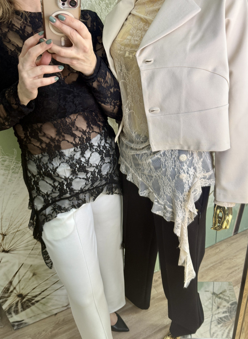 Bluzeczka koronkowa z ‘ ogonkami ‘ Minouu