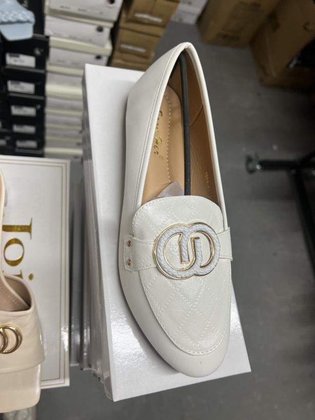 ŚWIETA 20- LACZKI NA PRZEZROCZYSTYM OBCASIE ZDOBIONE KWIATAMI 9988-47 FRANCJA