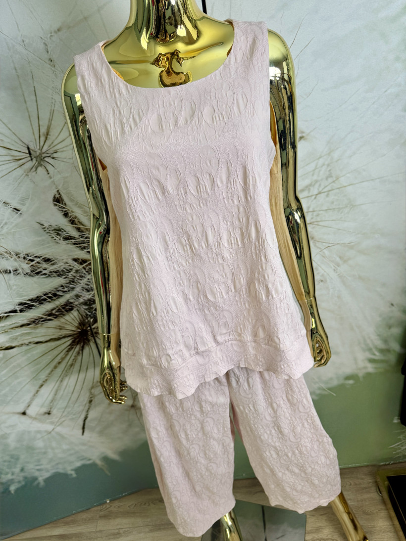 Komplet: bluzka i spodnie 7/8 z wiskozy koronkowej Minouu