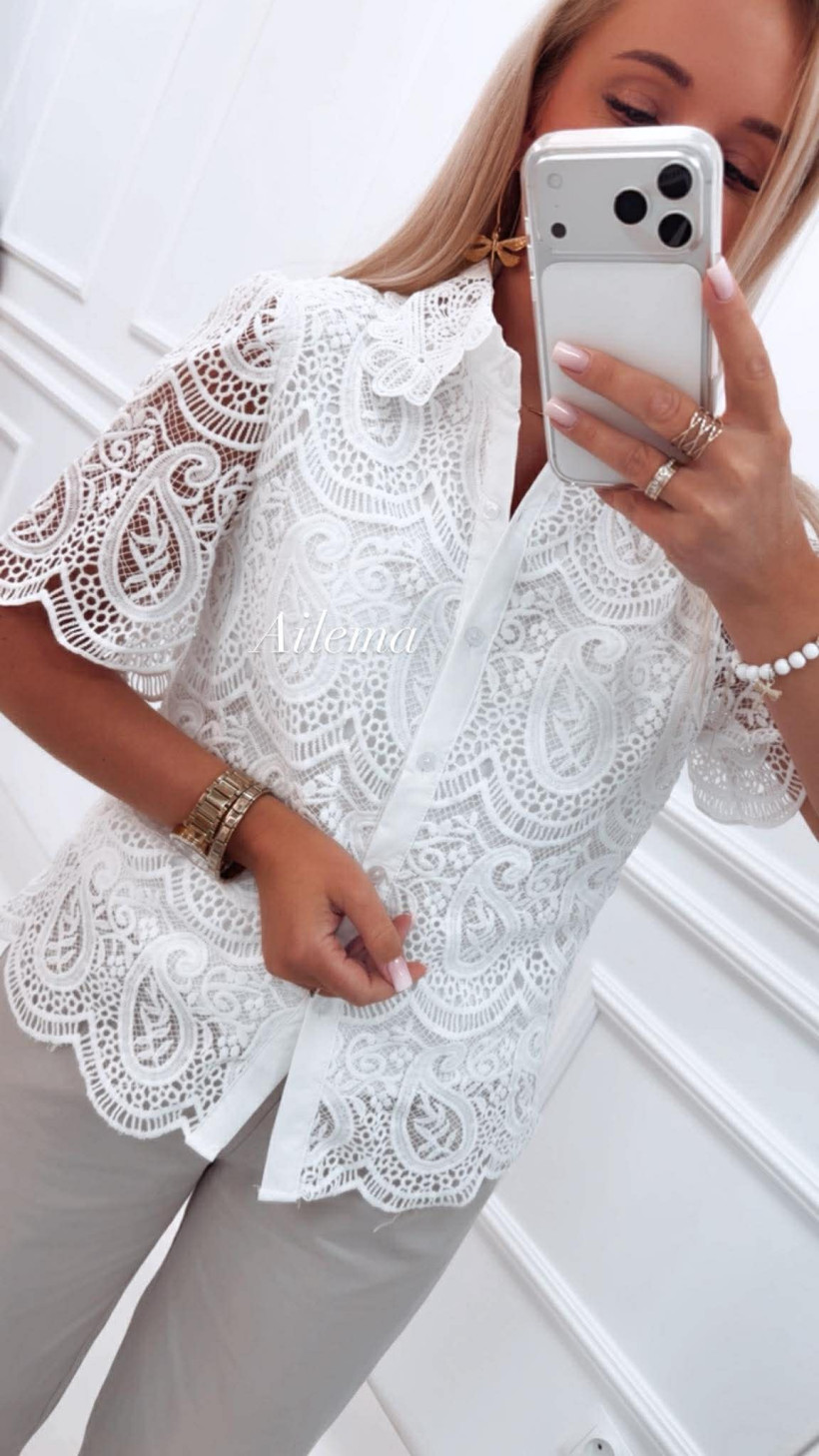 Bluzka biała  ażurowa BL203 zapinana na guziki z kołnierzykiem 