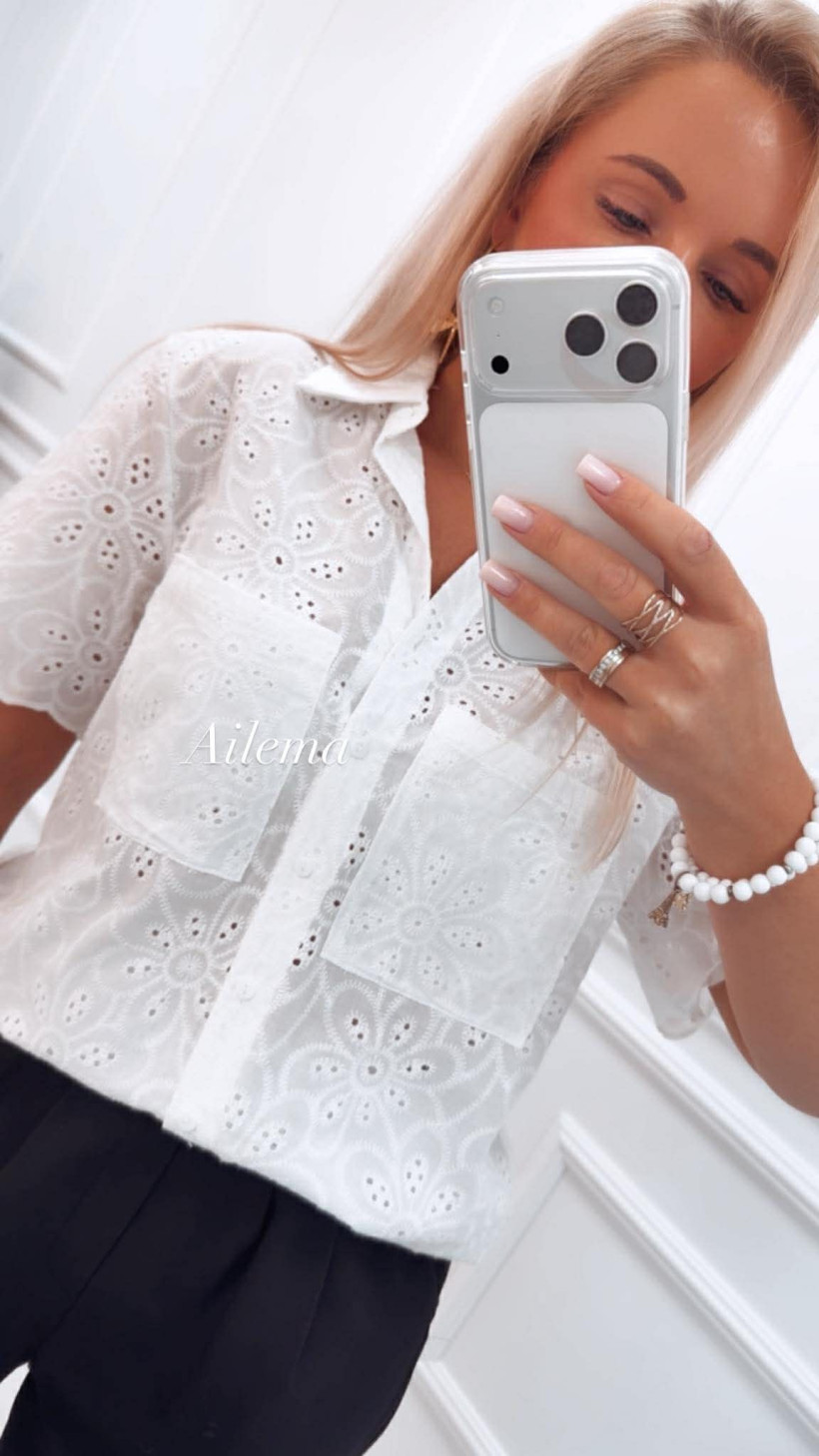 Bluzka ażurek śmietanka BL293 zapinana na guziki z kieszonką 