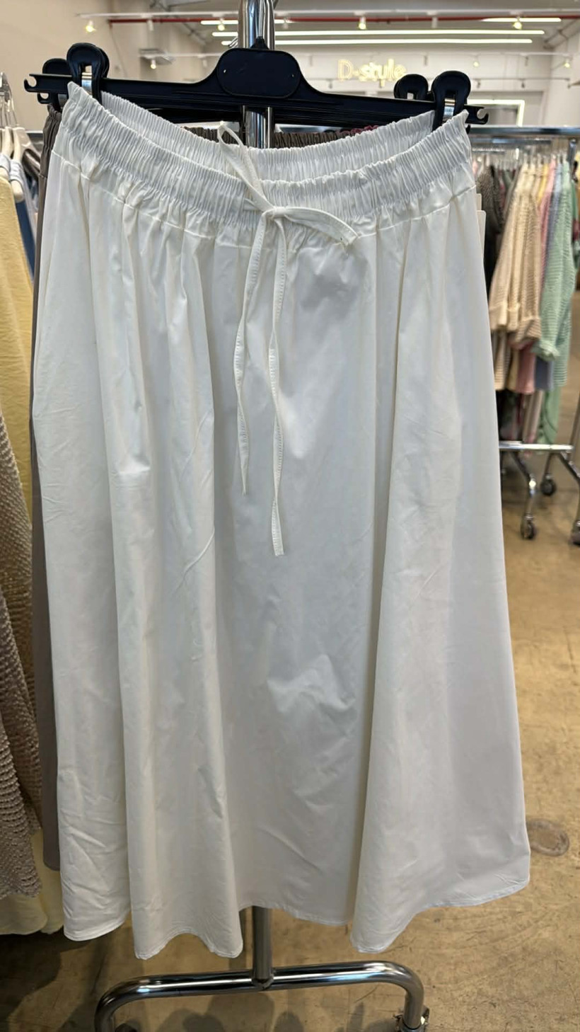 Italia nr 12 -  Spódnica jednokolorowa - 8784 - śmietankowa