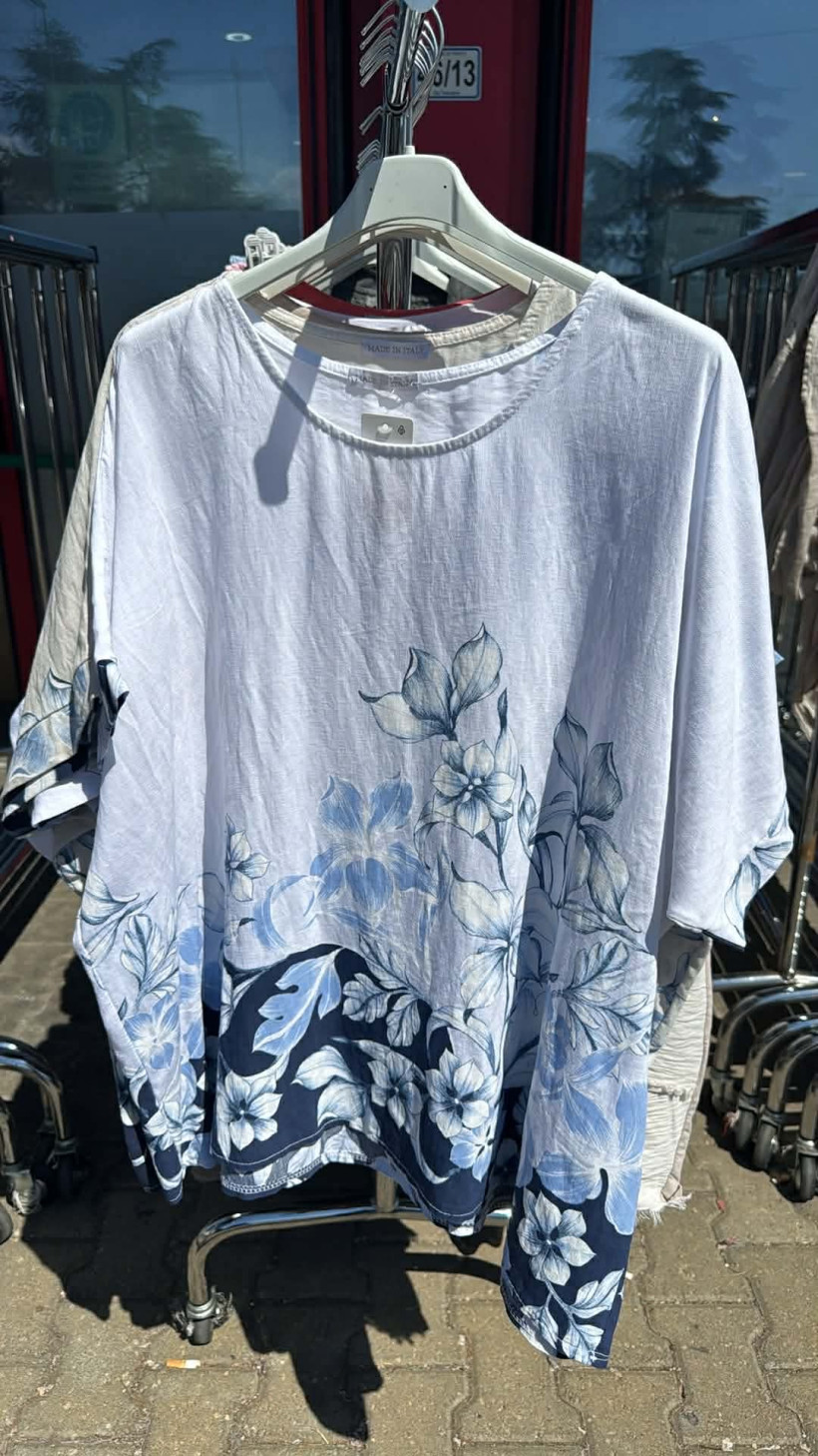 Italia nr 12 - Bluzka jednokolorowa - wzór kwiaty - 9553 - biała