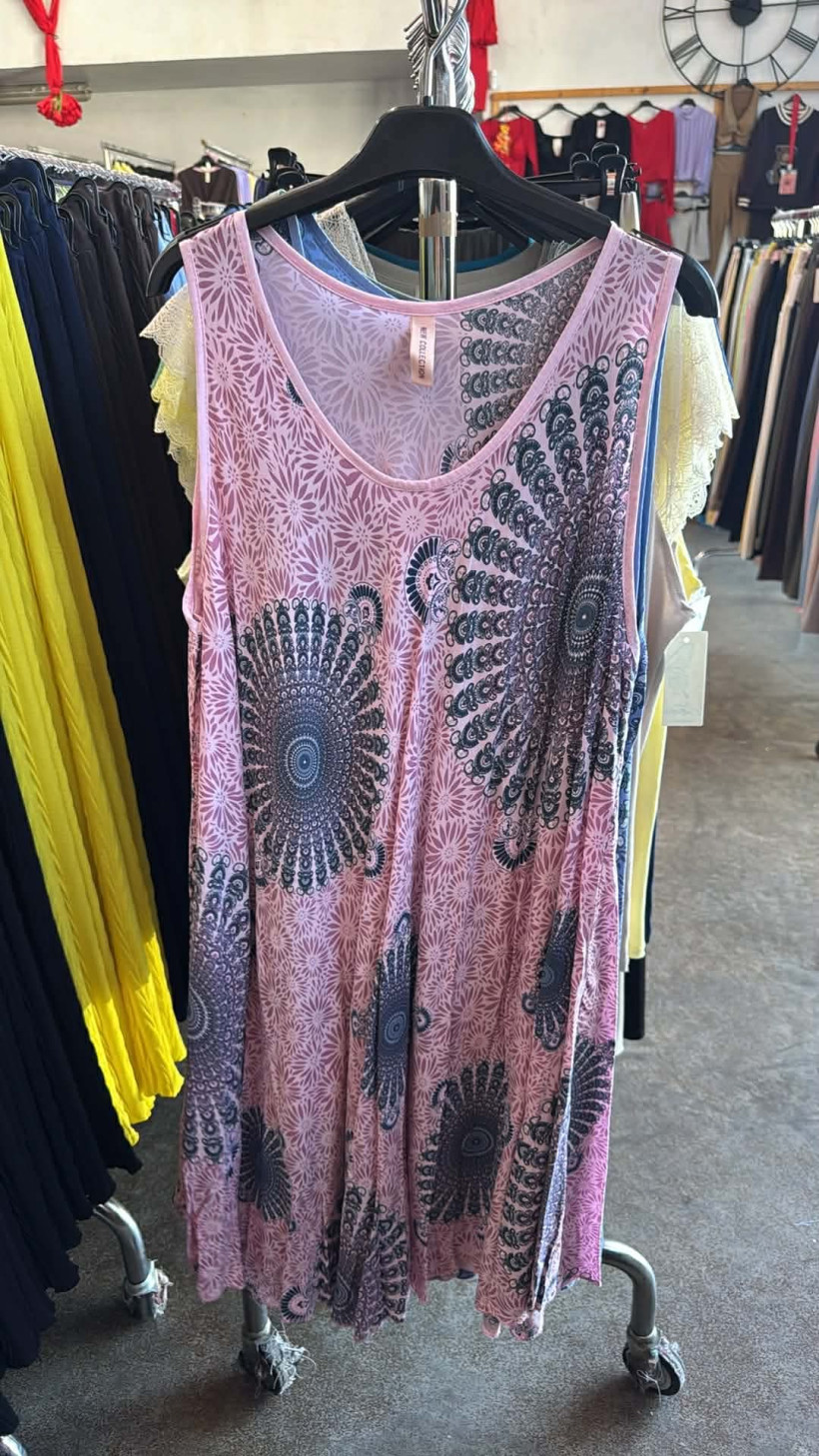 Italia nr 12 - Sukienka wzorzysta - fruwajka - 15630 - różowy