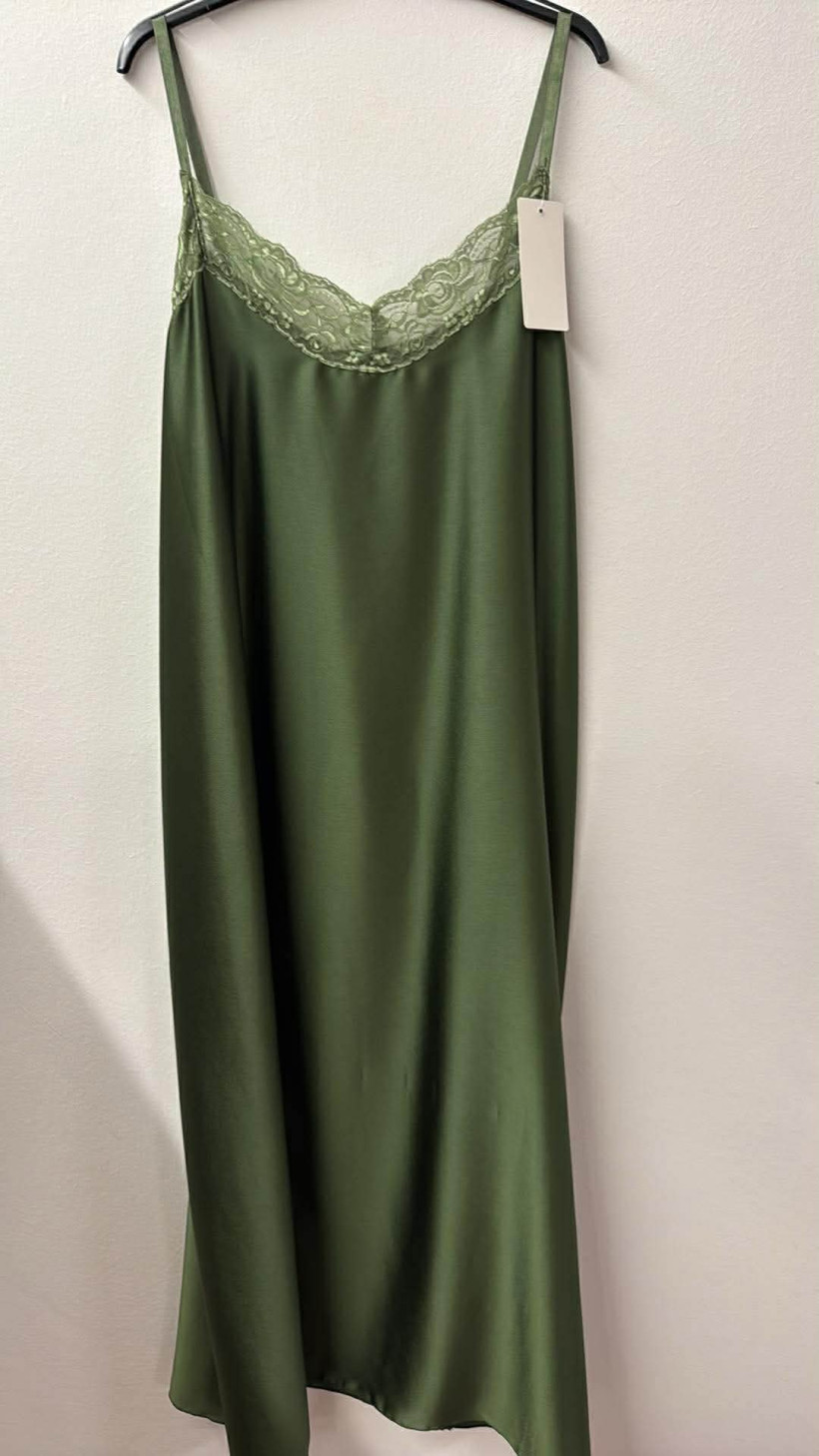 Italia nr 12 - Sukienka jednokolorowa na ramiączkach Wł. 3689 - khaki