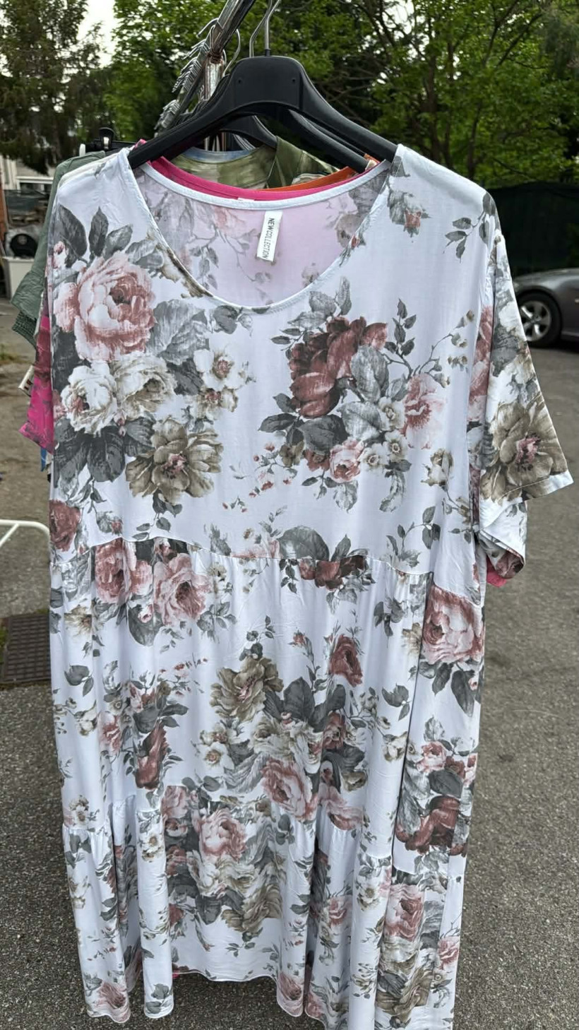 Italia nr 12 - Sukienka maxi - wzór kwiaty - 2108 - biała