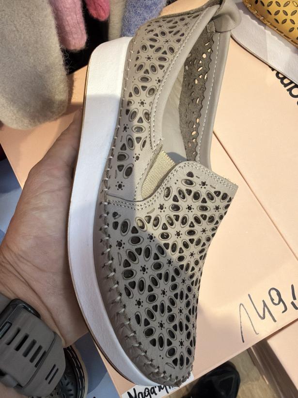 kup misss 18 - wsuwka, bez, 102