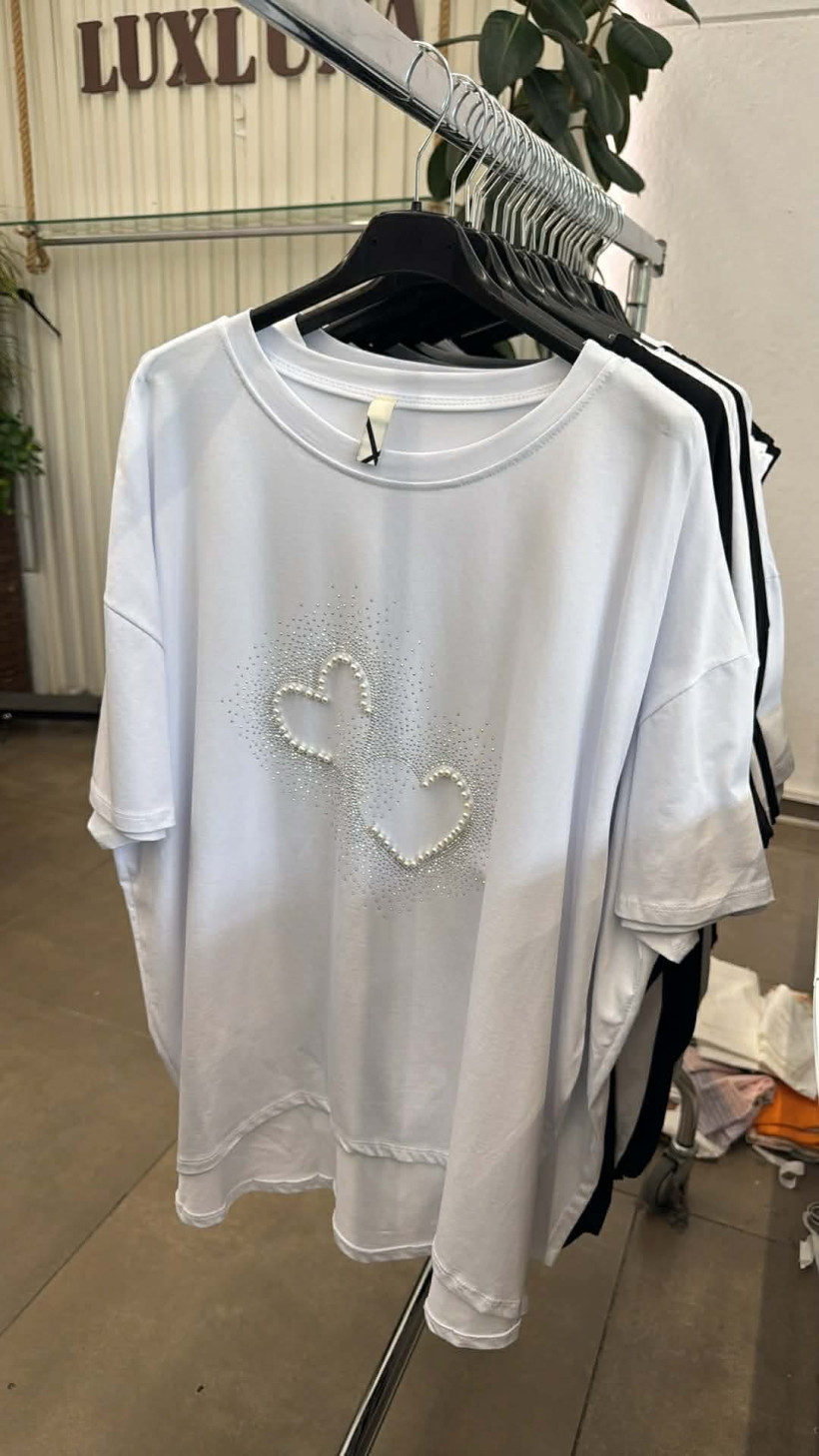 Italia nr 12 - Bluzka jednokolorowa ze srebrną aplikacją - serce - 39934 - biała