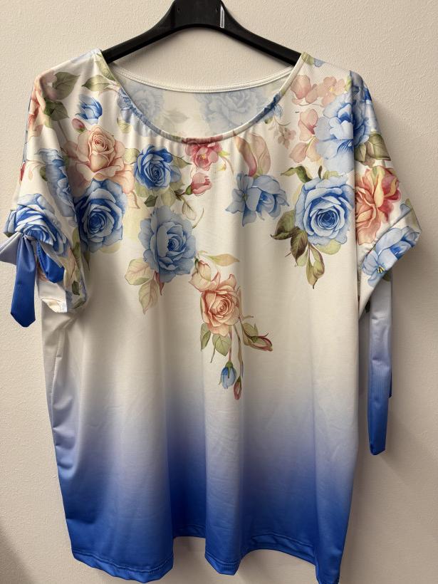 Italia nr 12 - Bluzka jednokolorowa cieniowana - kwiaty u góry Wł. 16308 - chaber