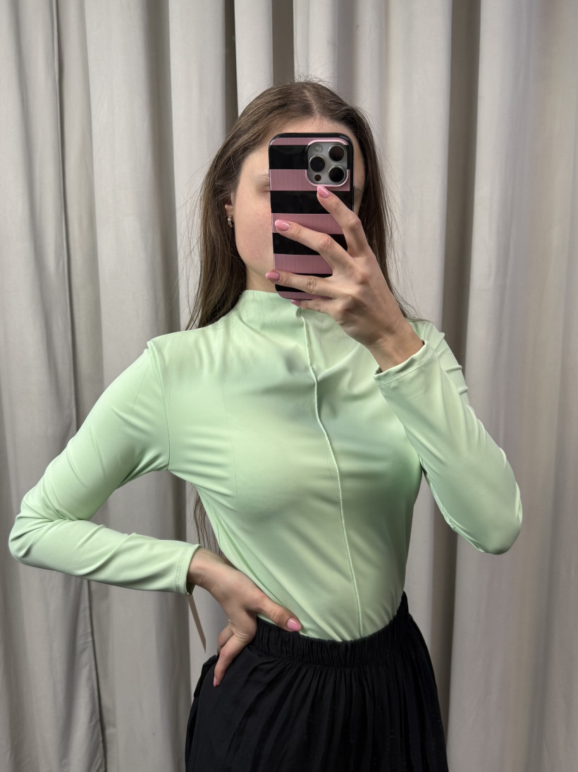 Bluzka z przeszyciem 