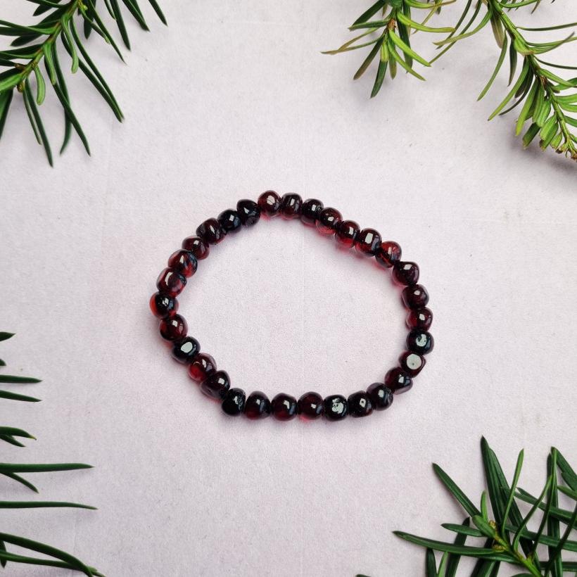 Bransoletka z naturalnego bursztynu bałtyckiego, wiśniowy bursztyn fasetowany, elegancka biżuteria ręcznie robiona, prezent dla niej