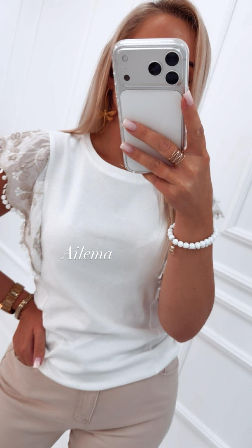 Bluzka AVIX AX82523 okrągły dekolt, zdobiony rękaw 