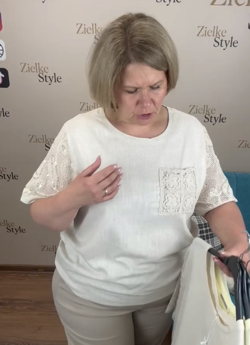 Bluzka jednokolorowa z gipiurową kieszenią i rękawami - m/l /- l/xl- 3159 - beż