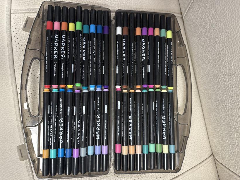 Akrylowe pisaki akrylowe w plastikowym pudełku