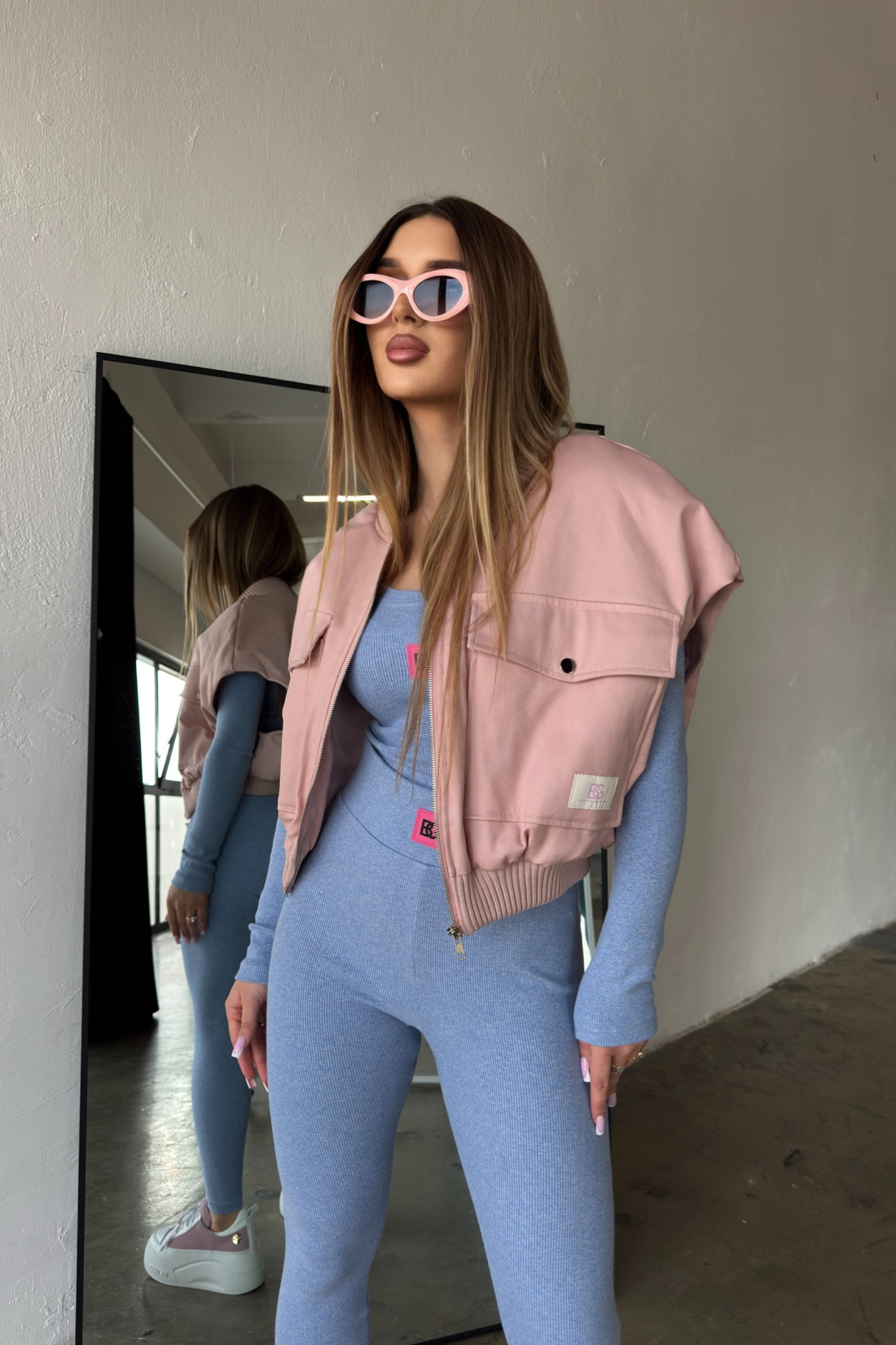 Kamizelka Brandenburg Georgia puder róż