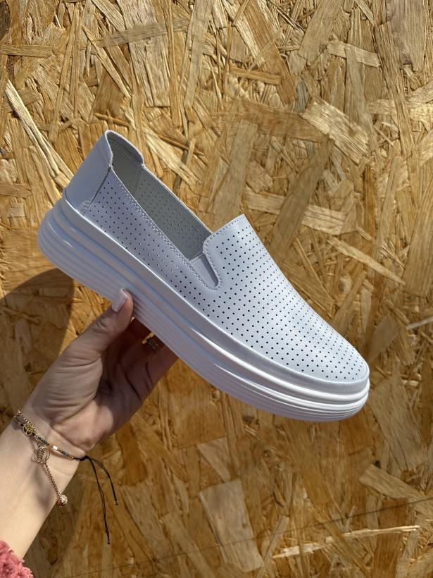 Filip 17- buty biały dziurkowany wsuwany DP66752/25 wh