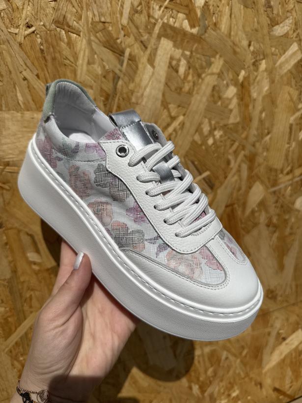 KARO 6 biały w kwiatki na platformie W-20715-1628