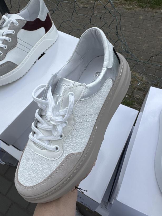 KARO 10 samba biała z białym spodem platformy W-20775-1638