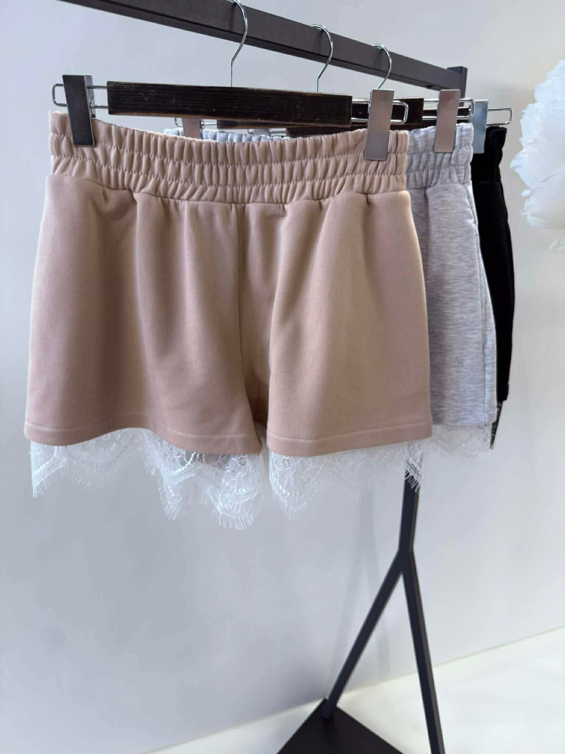 By o la la..! szorty dresowe z koronką