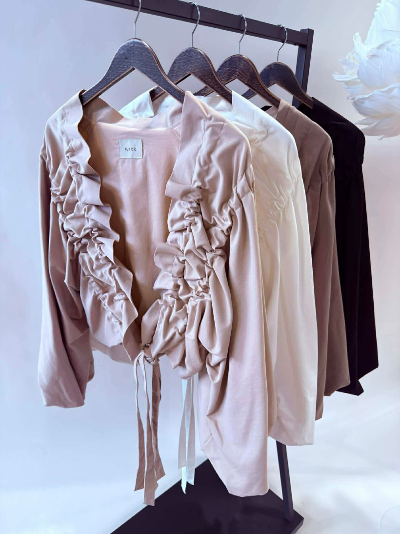 By o la la..! kurtka ze ściąganym przodem