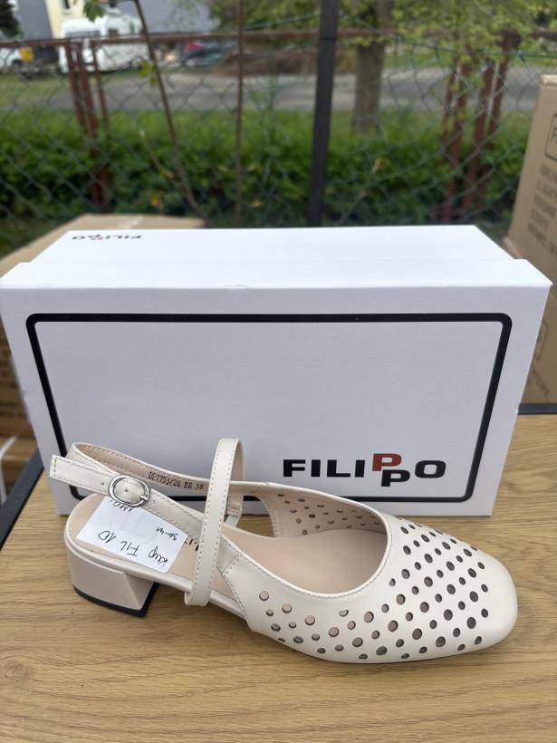 FIL 10- KRYTY SANDAL NA NISKIM OBCASIE BEZOWY DZIURKOWANY FILIPPO  DP7753/26BE