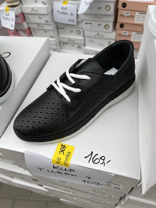 TUREK 7 adidas czarny białe sznurowadła Modo