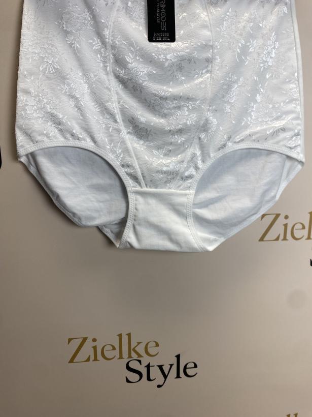 Majtki ściągające wysokie z koronką białe- 3969 - 5XL