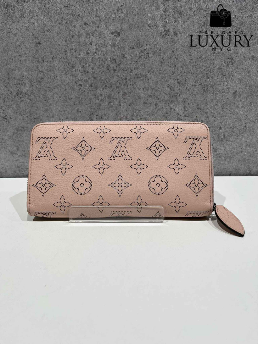 LOUIS VUITTON Mahina Zippy Wallet