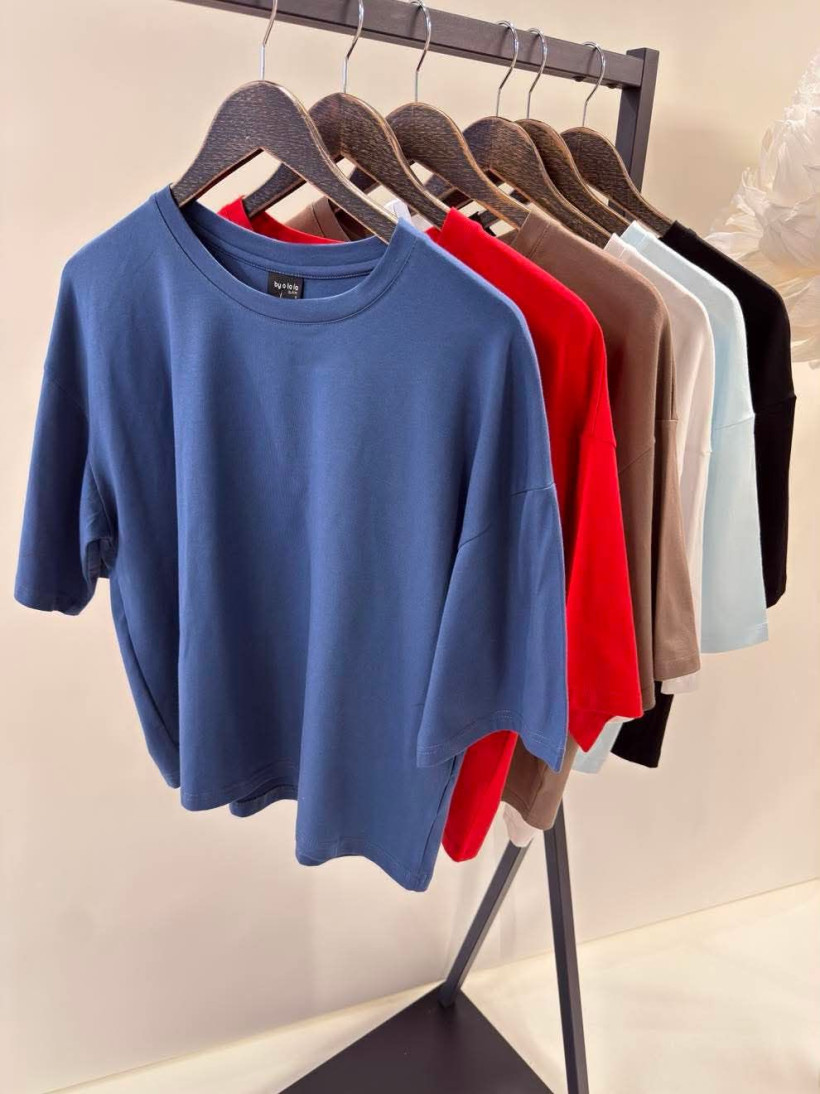 By o la la..! t-shirt