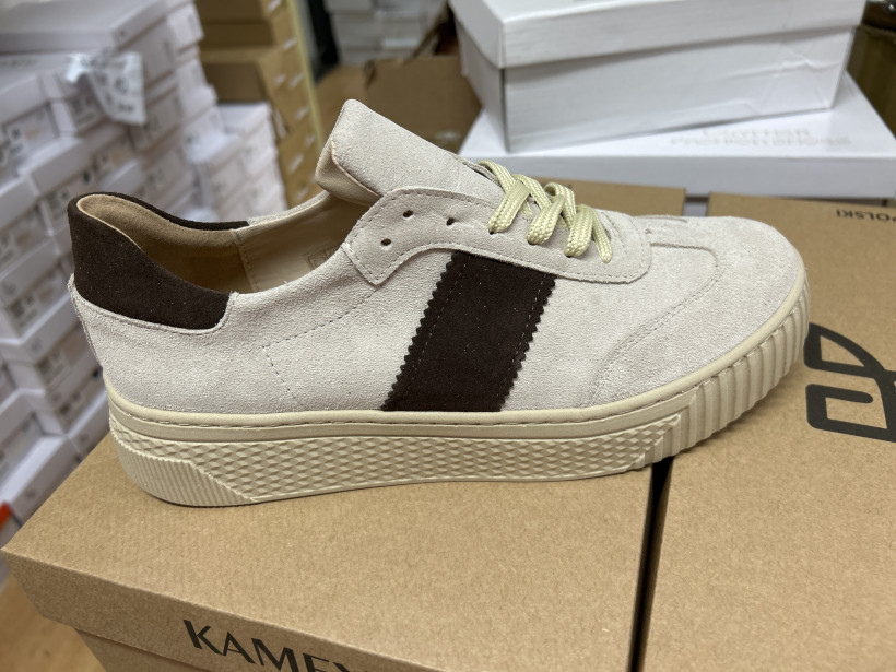 Kamex 16 adidas samba beżowa z czekoladowym paskiem 