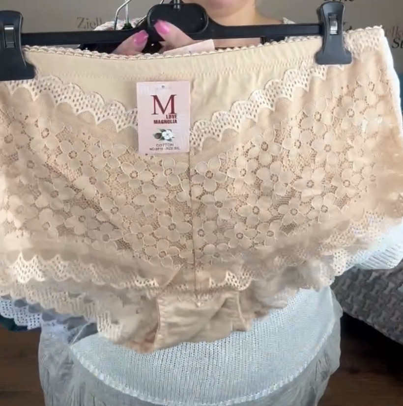 Majtki z koronką w kwiaty - 10xl - 8819 - beż