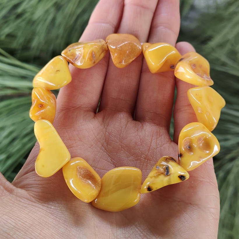 Miodowa bransoletka z naturalnego bursztynu bałtyckiego, bryłki bursztynu o unikalnych kształtach, słoneczna biżuteria handmade, wyjątkowy prezent dla niej